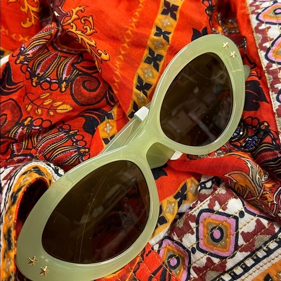 Free People Star Studded Stylish Green Oval Sunglasses New without